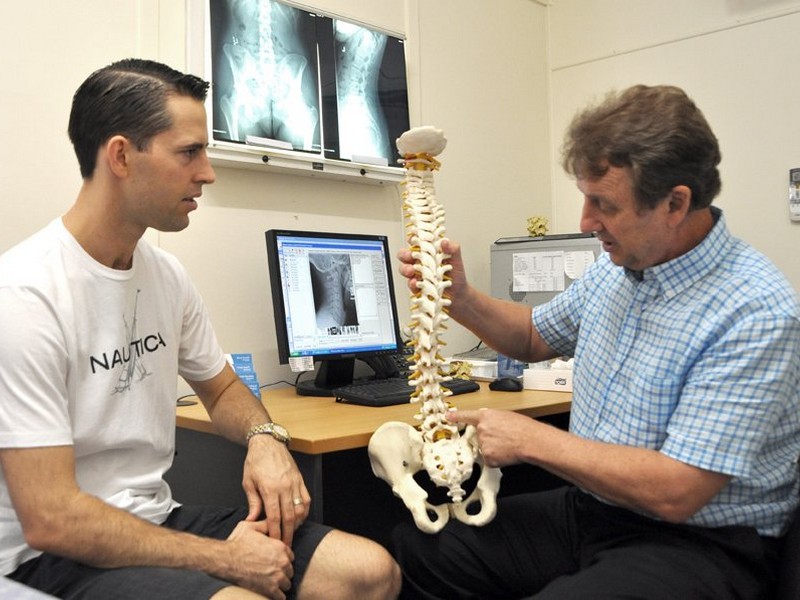 Pinched Nerve Pain Chiropractor Surfers Paradise Near Me